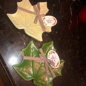 2 sets of Leaf 🍁 Shaped Appetizer Plates